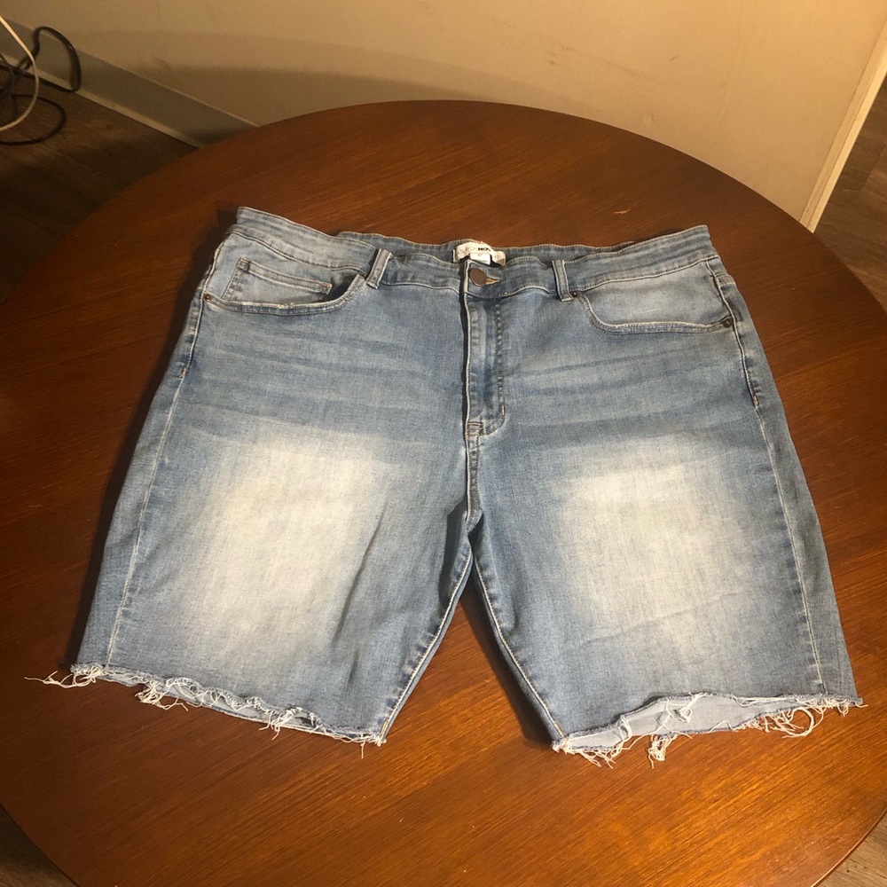 Fashion Nova Glenn Denim Shorts - Vintage Blue Size 42